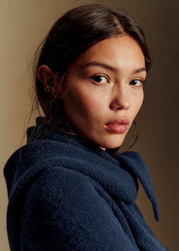 Sézane Eli Scarf in Navy